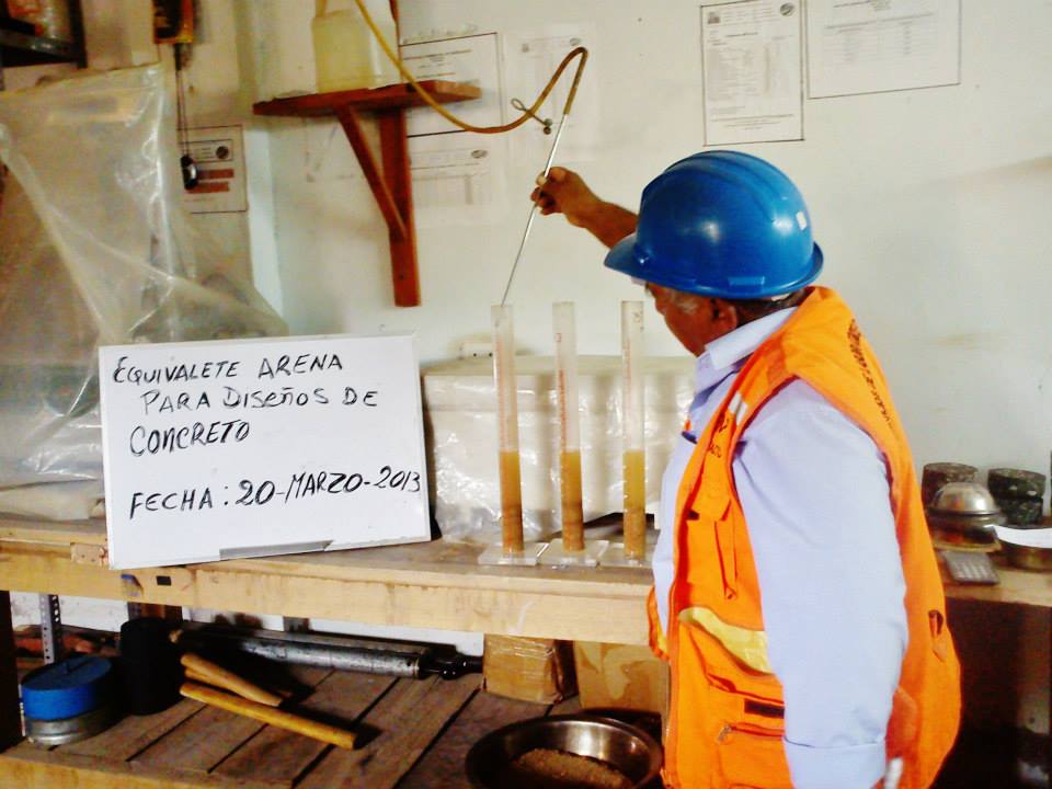 ANÁLISIS DE AGREGADOS 